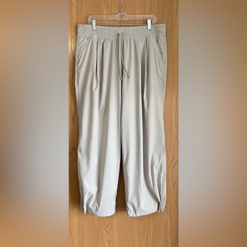 Athleta | Women’s SZ 16 | Revive Jogger Pants Abalone Beige | Comfort